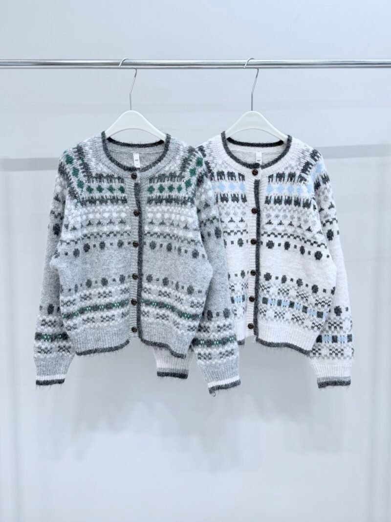 I041 Cardigan