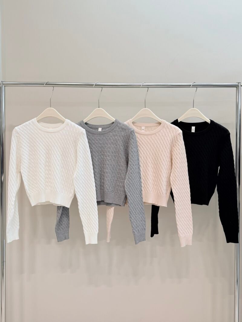 I019 Sweater