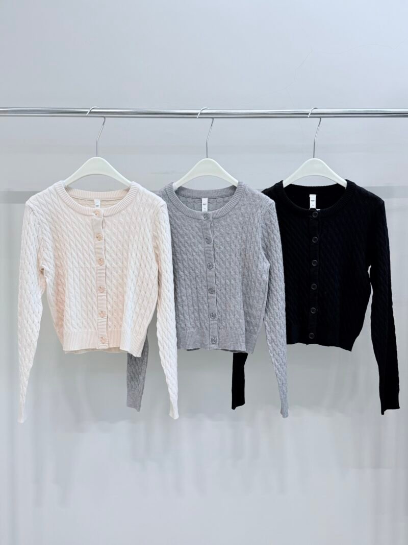 I020 Cardigan