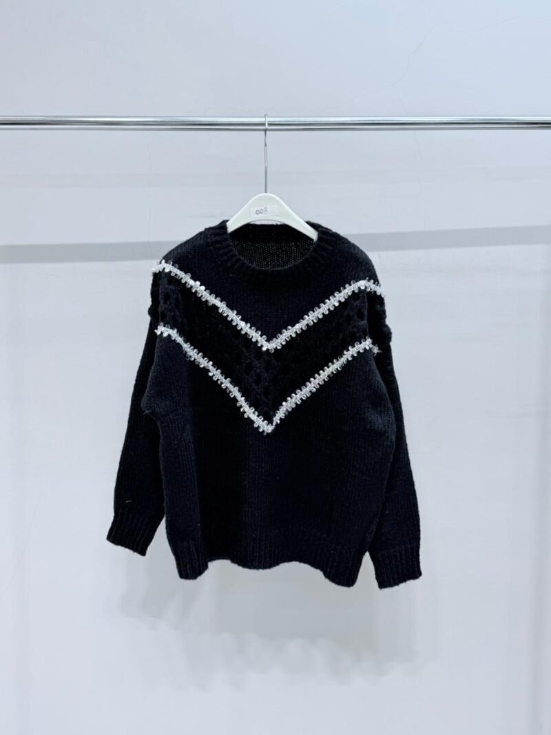 M008 - Sweater