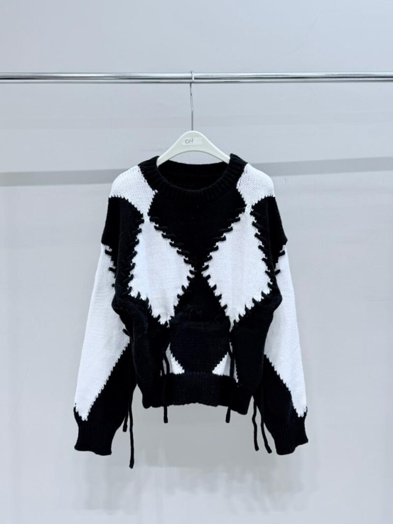 M017 - Sweater Rombo