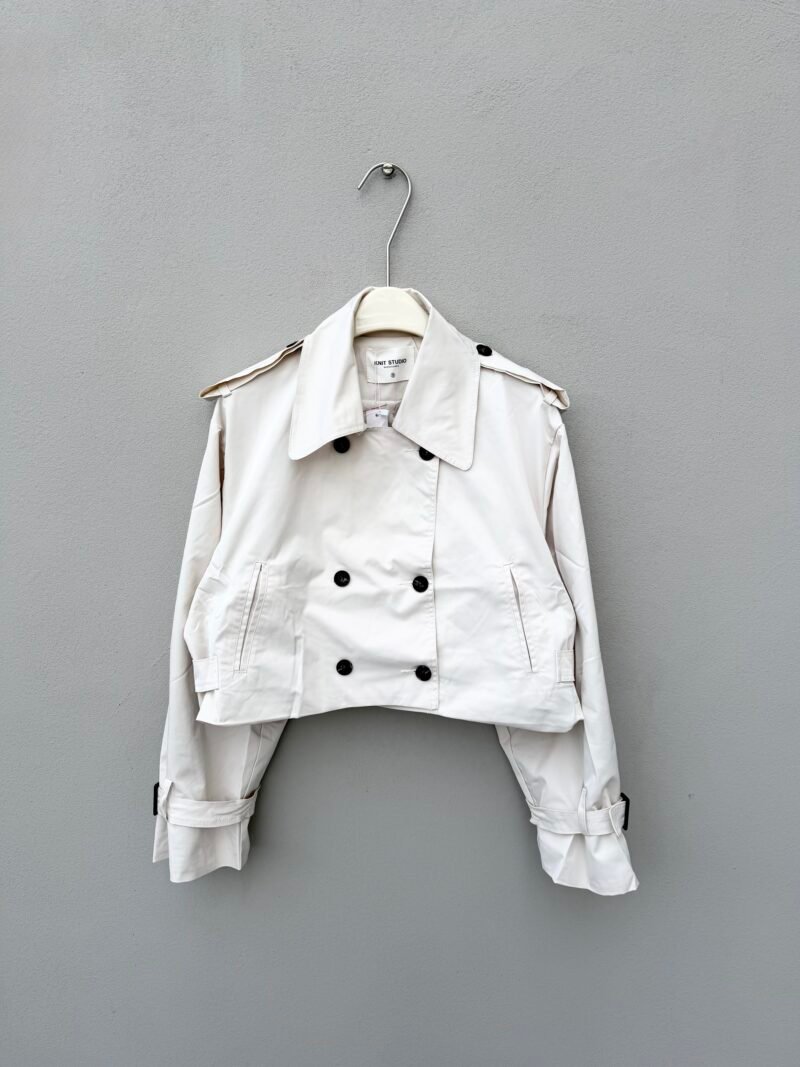 I015 Trench crop