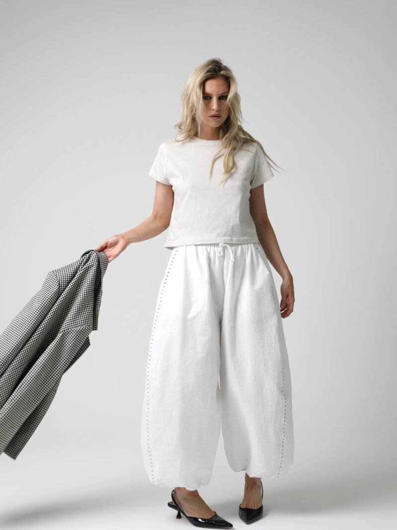 V214 - Pantalon globo c/tachas