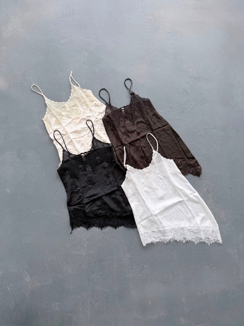 V160 - Musculosa seda c/puntilla
