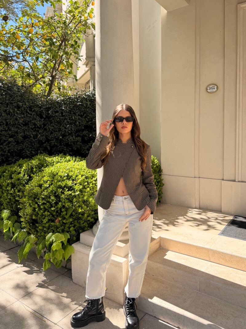 V228 - Campera rayada cruzada