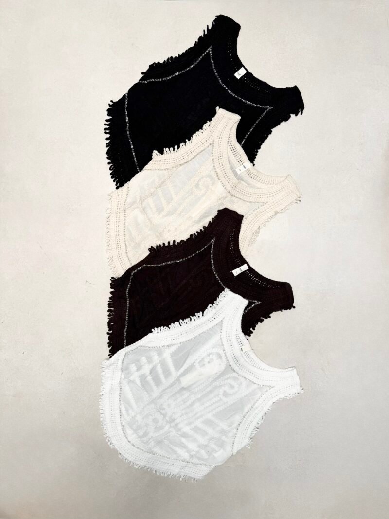 V142 - Musculosa bordado
