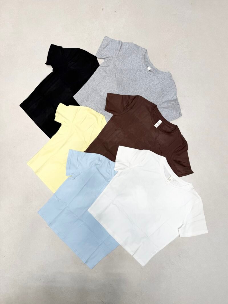 V222 - Remera crop basicas