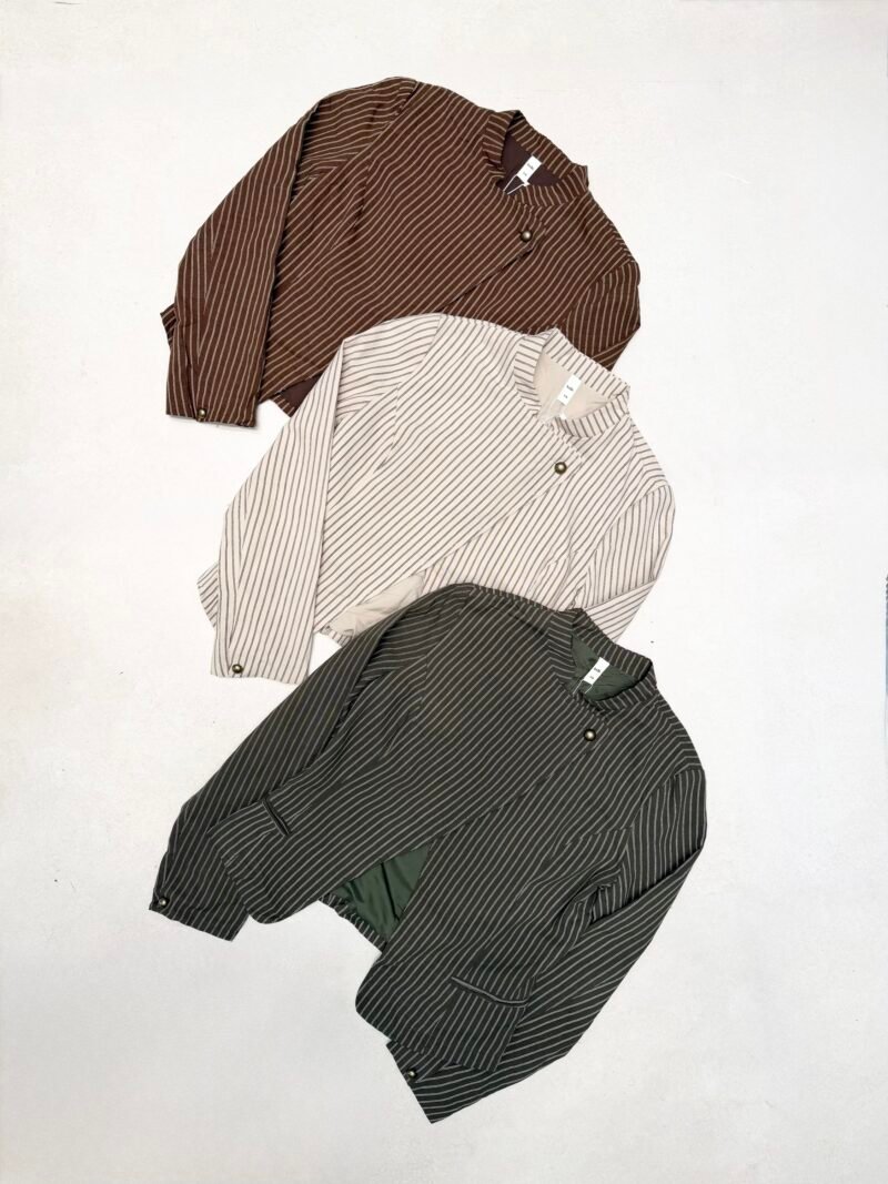 V228 - Campera rayada cruzada
