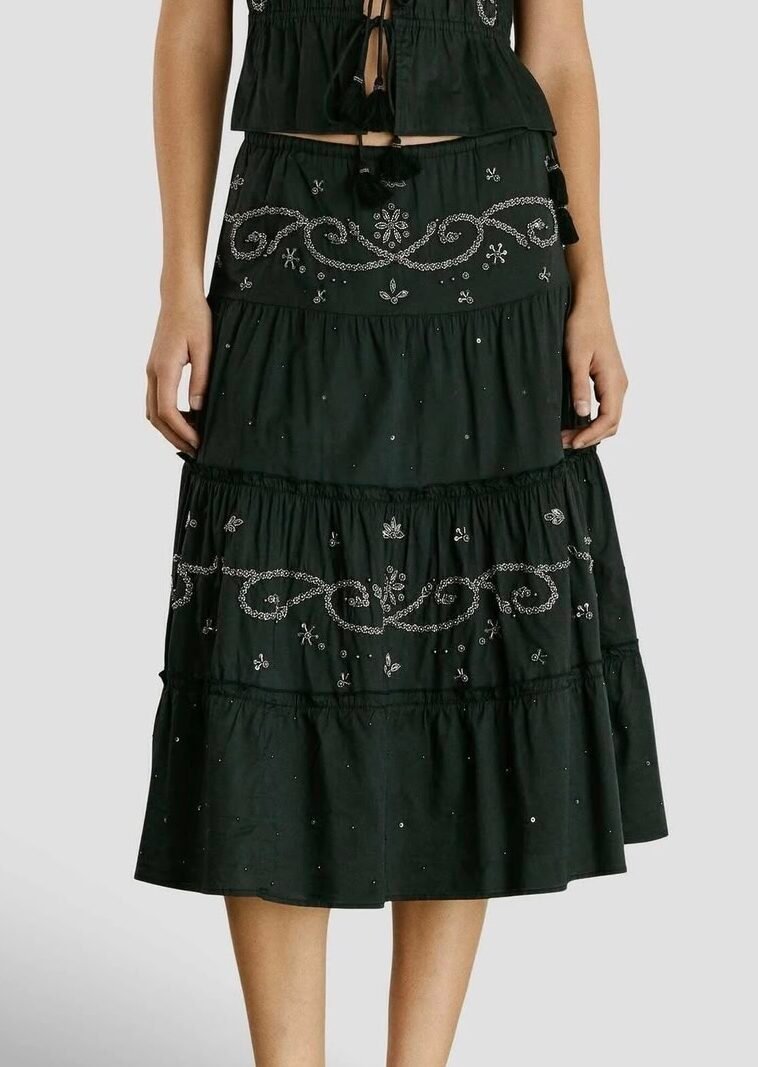 V219 - Pollera c/lentejuelas