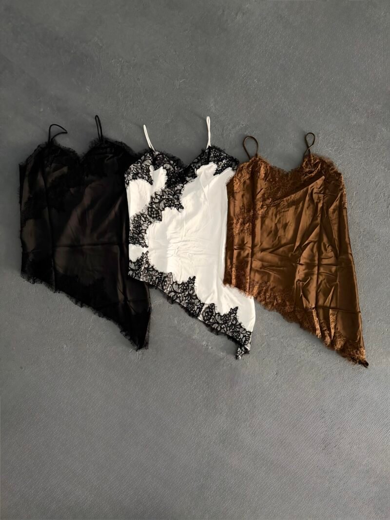 V094 - Musculosa seda c/puntilla